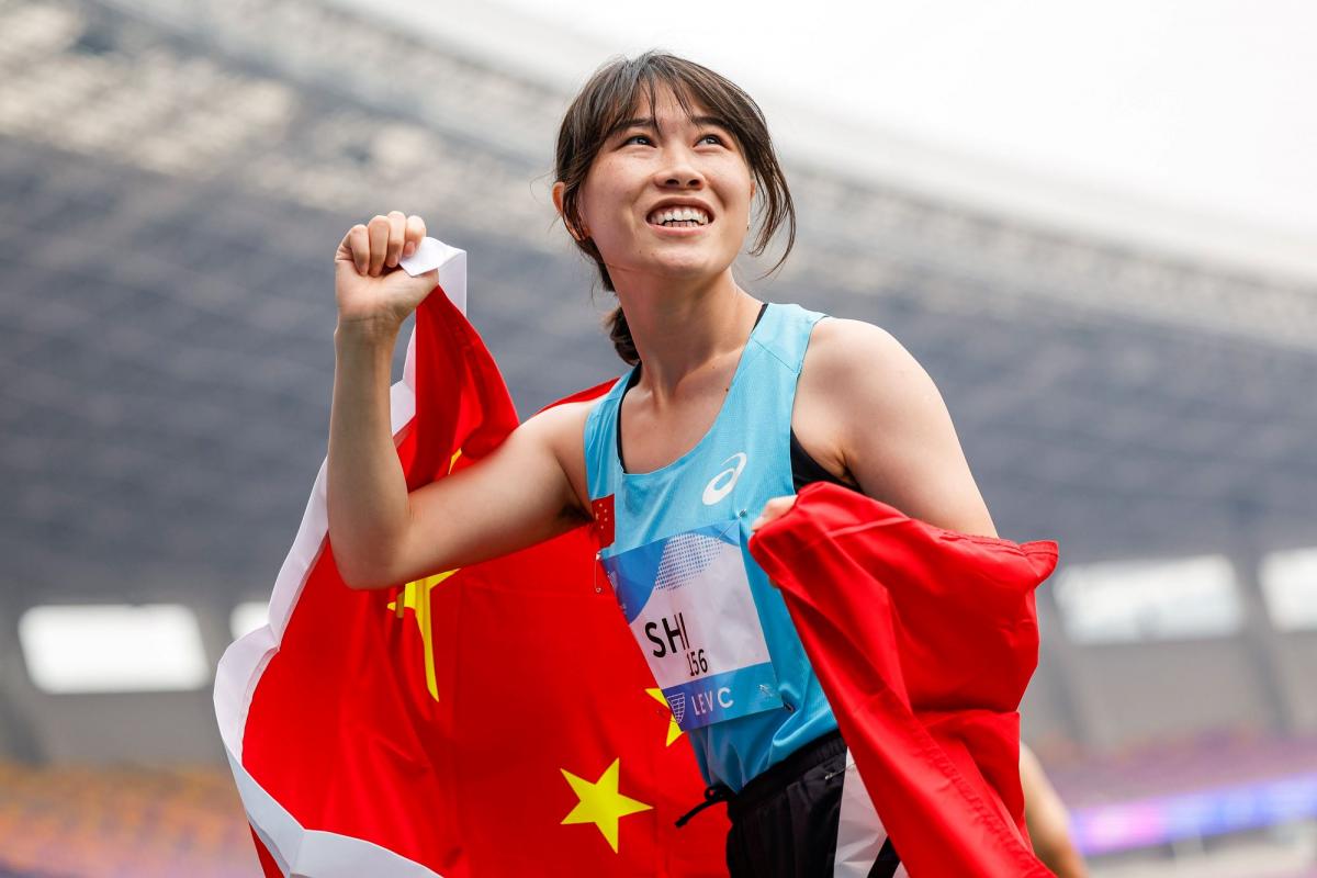 使得每一位